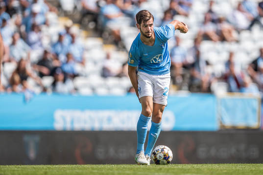 Malmö FFs Adi Nalic har ont