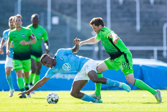 Malmö FFs Amin Sarr mot Köges Mathias Nielsen