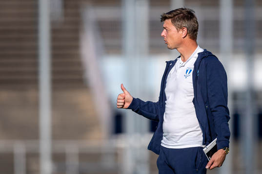 Malmö FFs huvudtränare Jon Dahl Tomasson jublar