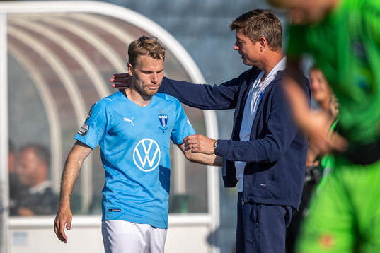 Malmö FFs Oscar Lewicki deppar