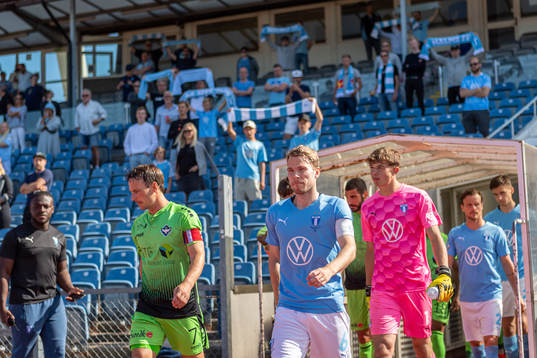 Malmö FFs Oscar Lewicki gör entré