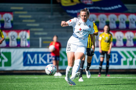 Rosengårds Stefanie Sanders sätter 2-0
