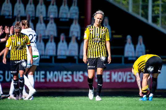 Häckens Emma Kullberg deppar med lagkamraterna