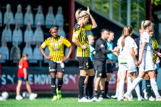 Häckens Emma Kullberg deppar med lagkamraterna