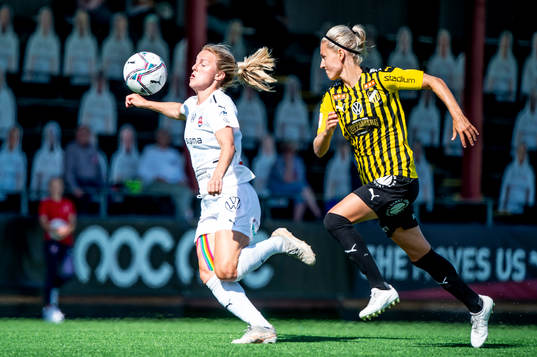 Rosengårds Mimmi Larsson och Häckens Emma Kullberg