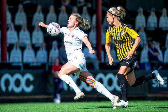 Rosengårds Mimmi Larsson och Häckens Emma Kullberg