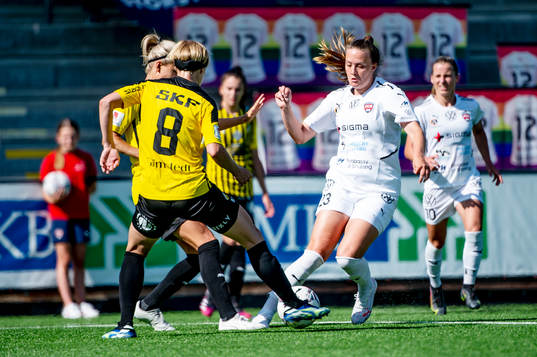 Rosengårds Stefanie Sanders mot Häckens Luna Nörgaard