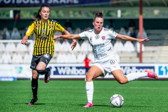 Rosengårds Katrine Veje mot Häckens Anna Julia Csiki