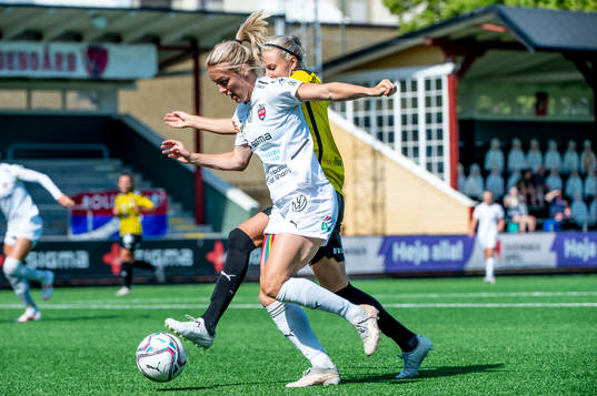 Rosengårds Mimmi Larsson mot Häckens Emma Kullberg