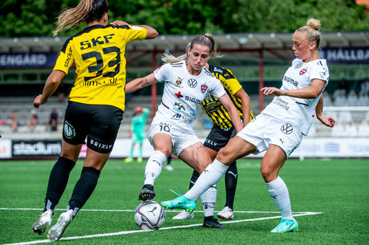 Rosengårds Jelena Cankovic och Hanna Bennison mot Häckens