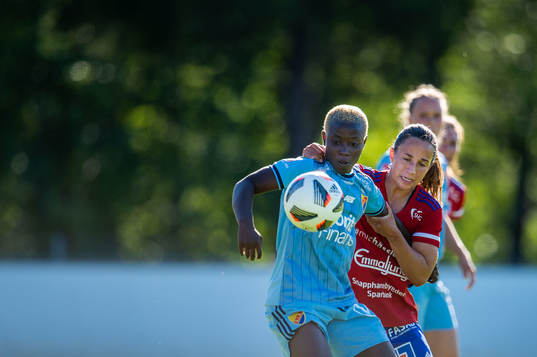 Djurgårdens Elizabeth Addo och Vittsjös Briana Campos