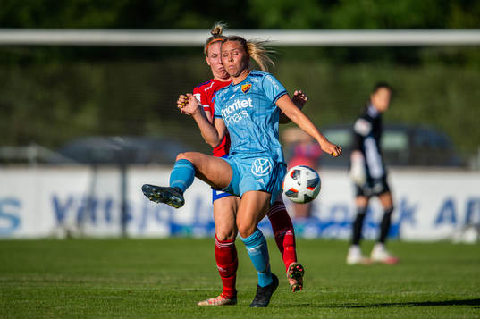 Djurgårdens Hanna Ekengren och Vittsjös Sandra Adolfsson