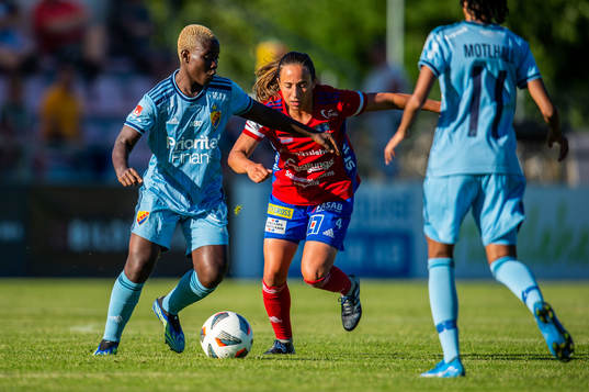 Djurgårdens Elizabeth Addo och Vittsjös Briana Campos
