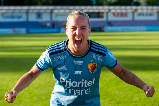 Djurgårdens Fanny Lång jublar
