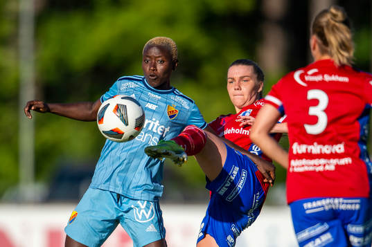 Djurgårdens Elizabeth Addo och Vittsjös Ebba Hed