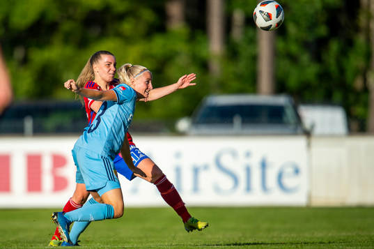 Vittsjös Ebba Hed och Djurgårdens Hanna Stokki