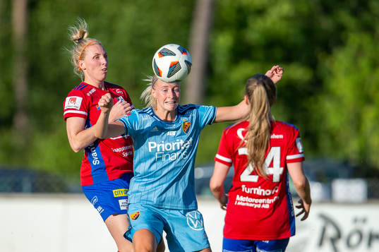 Vittsjös Sandra Adolfsson och Djurgårdens Hanna Stokki