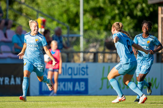 Djurgårdens Fanny Lång jublar