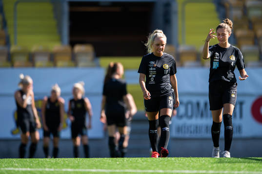 Moa Skoglund och Donika Shala