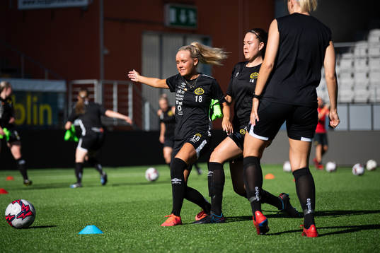 Moa Skoglund och Olivia Gurtata