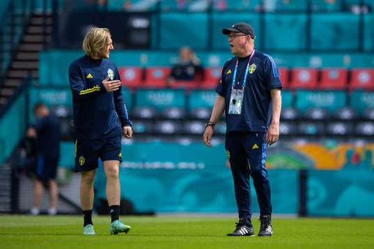 Emil Forsberg and head coach Janne Andersson of the Swedish