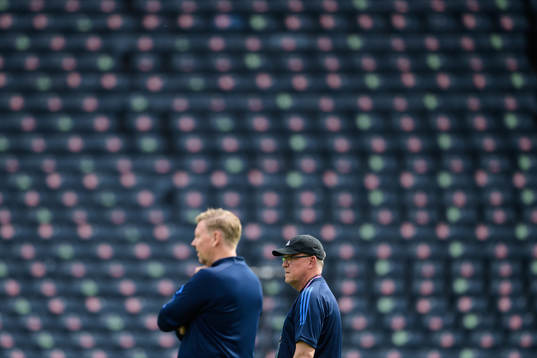 Assistant coach Peter Wettergren and head coach Janne