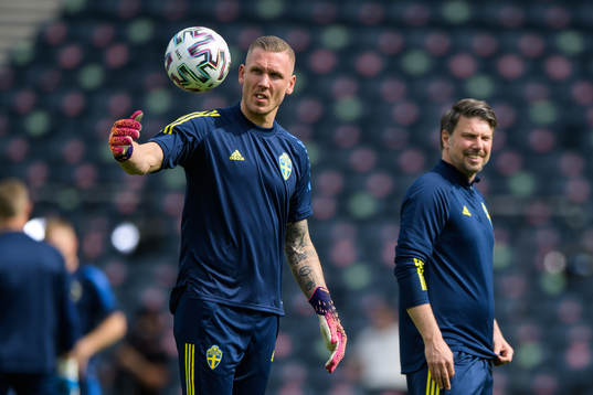 Robin Olsen and sports psychologist Daniel Ekvall of the