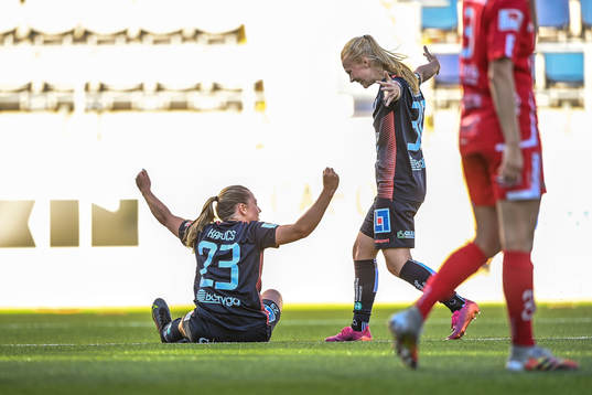 Linköpings Cornelia Kapocs jublar