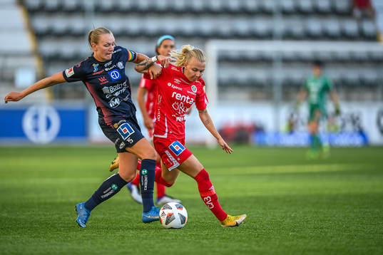 Linköpings Frida Leonhardsen Maanum och Örebros Nathalie