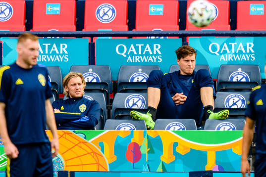 Emil Forsberg and Victor Nilsson Lindelöf of the Swedish