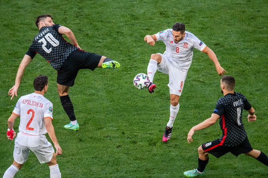 Bruno Petkovic of Croatia and Koke Koke of Spain
