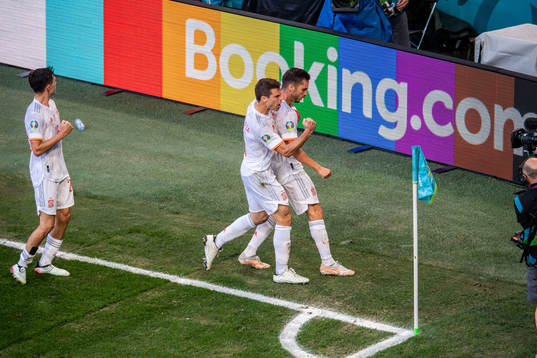 Cesar Azpilicueta and Pablo Sarabia of Spain celebrates 1-1