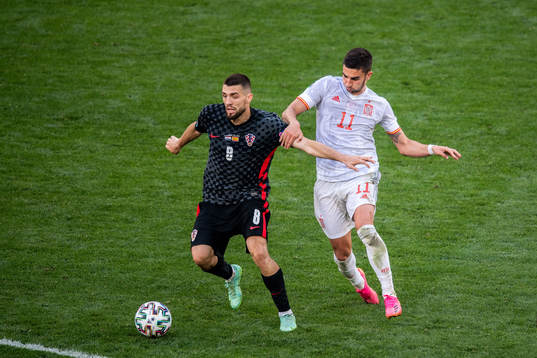 Mateo Kovacic of Croatia and Ferran Torres of Spain