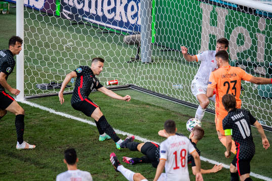Misalv Orsic of Croatia scores 2-3