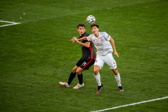Ante Budimir of Croatia and Pau Torres of Spain