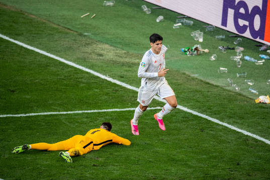Alvaro Morata of Spain celebrates and goalkeeper Dominik