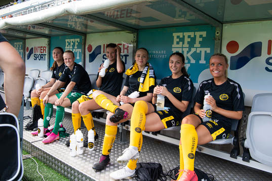 Elfsborgs Olivia Gurtata, målvakt Rebecka Wikander, Ida
