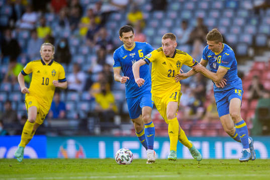 Taras Stepanenko and Illia Zabarnyi of Ukraine against