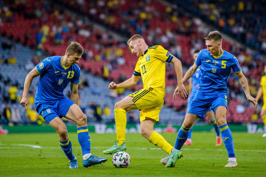 Illia Zabarnyi and Serhiy Sydorchuk of Ukraine against