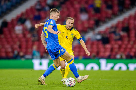 Serhiy Sydorchuk of Ukraine and Pierre Bengtsson of Sweden