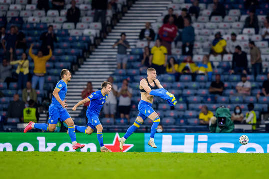 Artem Dovbyk of Ukraine celebrates