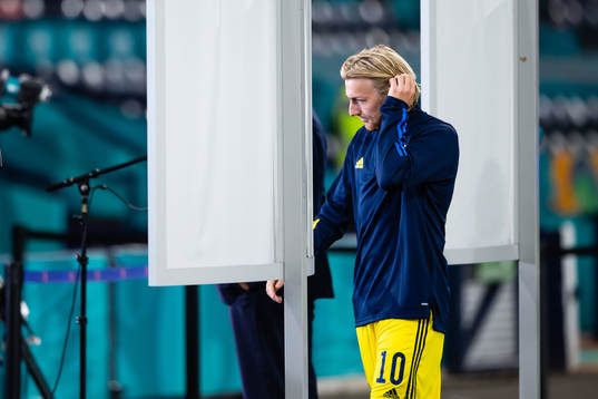 Emil Forsberg of Sweden looks dejected