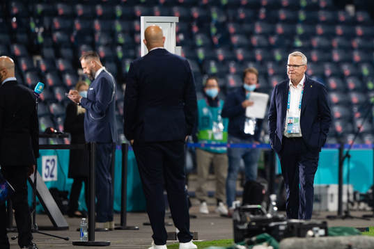 Head coach Janne Andersson of Sweden looks dejected