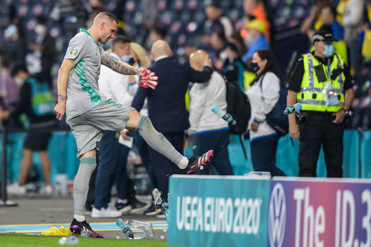 Goalkeeper Robin Olsen of Sweden reacts