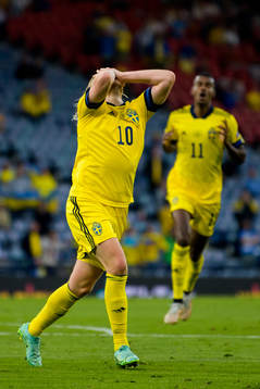 Emil Forsberg of Sweden looks dejected