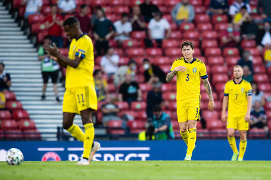 Victor Nilsson Lindelöf of Sweden looks dejected