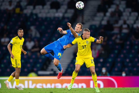 Yevhen Makarenko of Ukraine and Viktor Claesson of Sweden