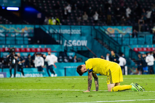 Victor Nilsson Lindelöf of Sweden looks dejected
