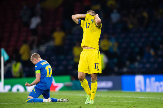 Bläddra bland fler bilder av UEFA Euro 2020, day 18, round of 16, Sweden - Ukraine
