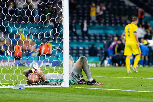 Goalkeeper Robin Olsen of Sweden looks dejected